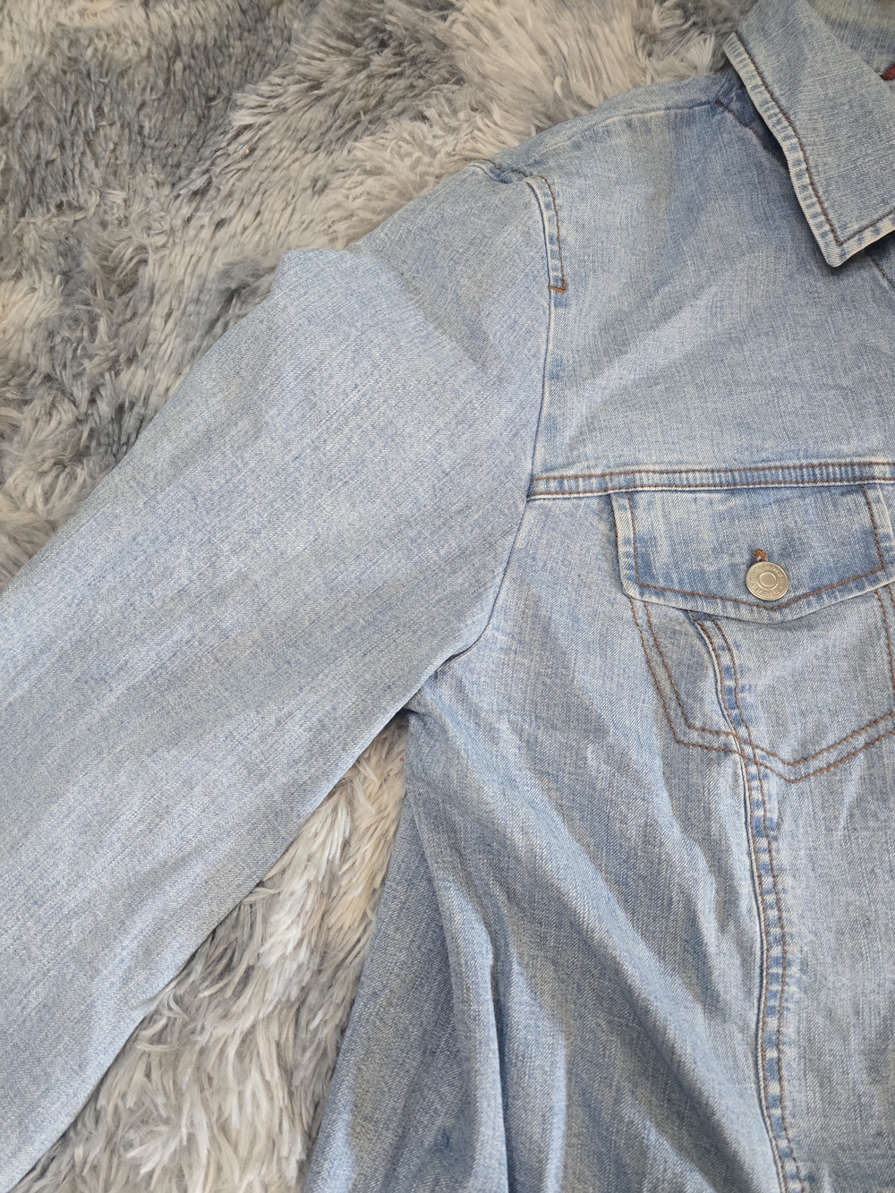 Light Wash Denim Button-Up Lightweight Jacket - Picture 6 of 10